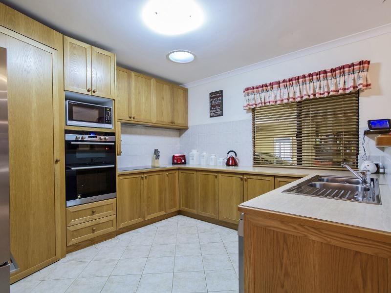 11 Staunton Rise, Halls Head WA 6210