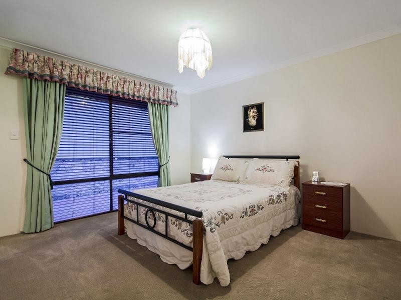 11 Staunton Rise, Halls Head WA 6210