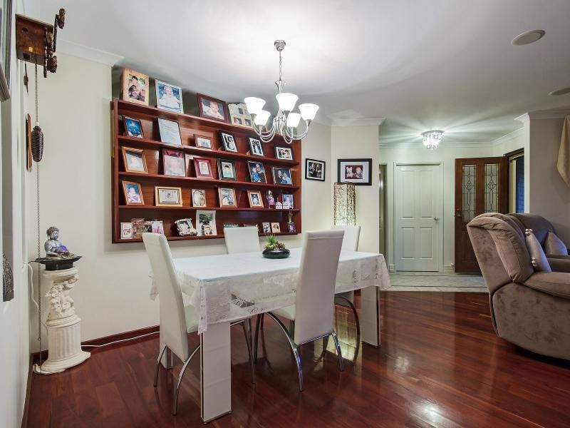 11 Staunton Rise, Halls Head WA 6210