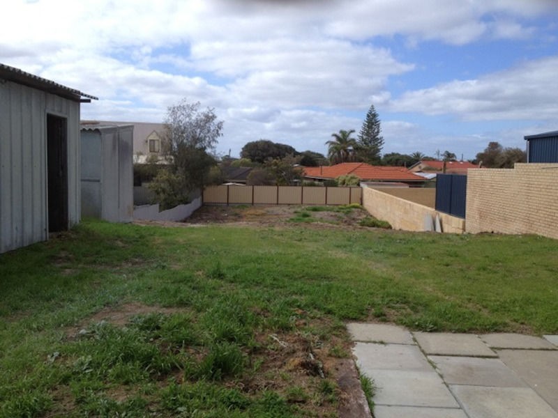 38 Warnbro Beach Road, Safety Bay WA 6169