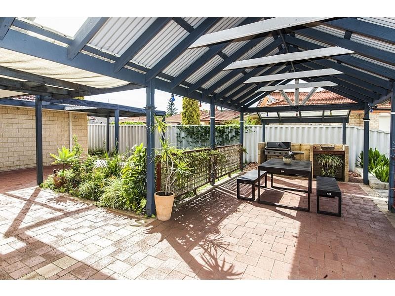 36 Cumberland Way, Waikiki WA 6169