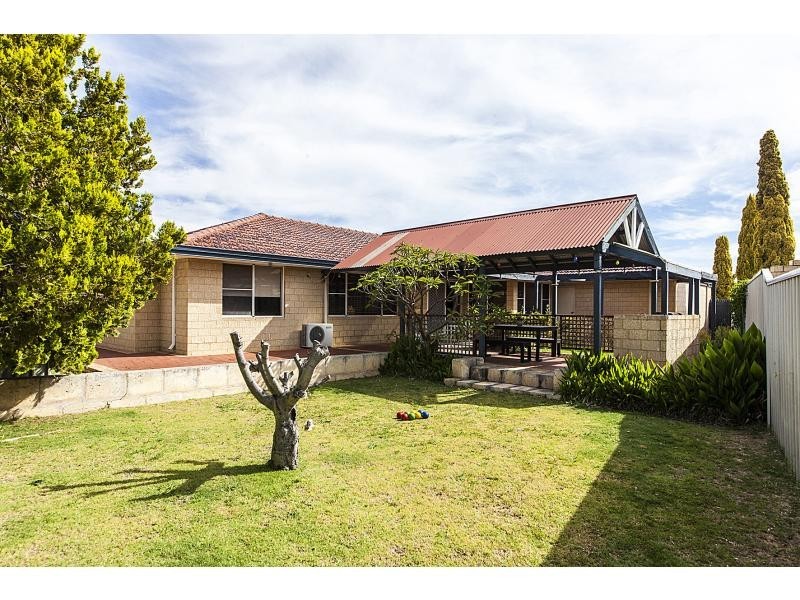 36 Cumberland Way, Waikiki WA 6169