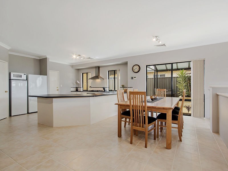 12 Harperia Way, Baldivis WA 6171