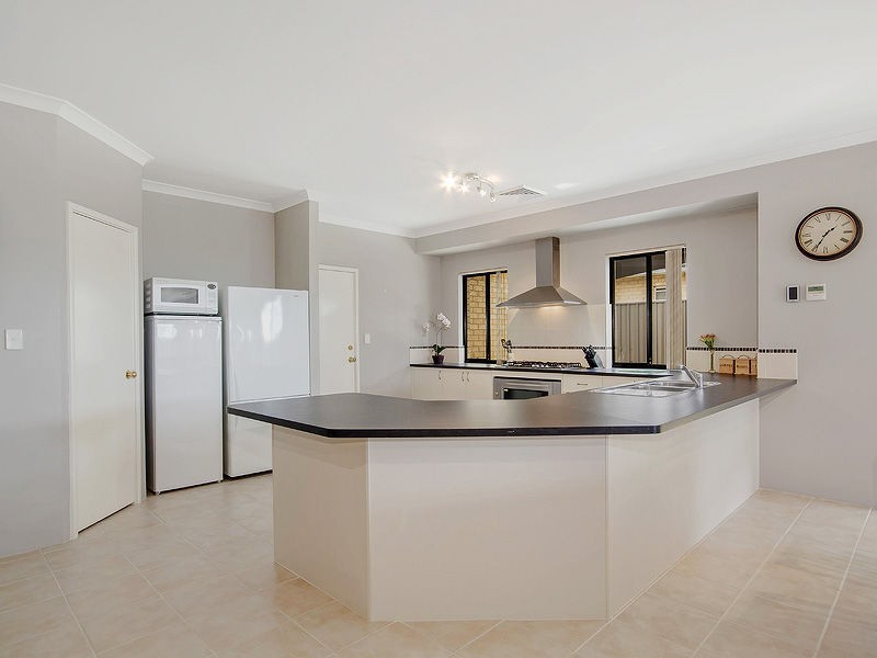 12 Harperia Way, Baldivis WA 6171