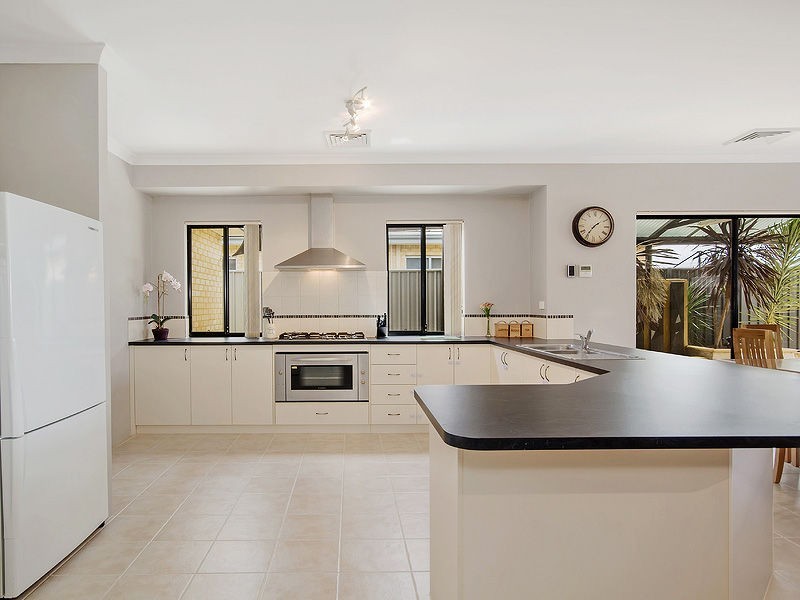 12 Harperia Way, Baldivis WA 6171