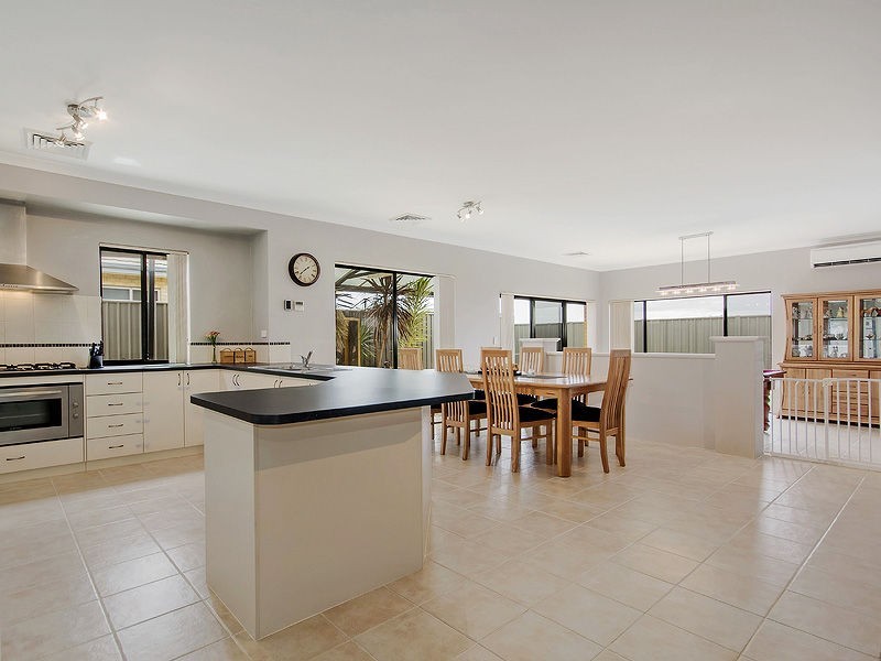 12 Harperia Way, Baldivis WA 6171