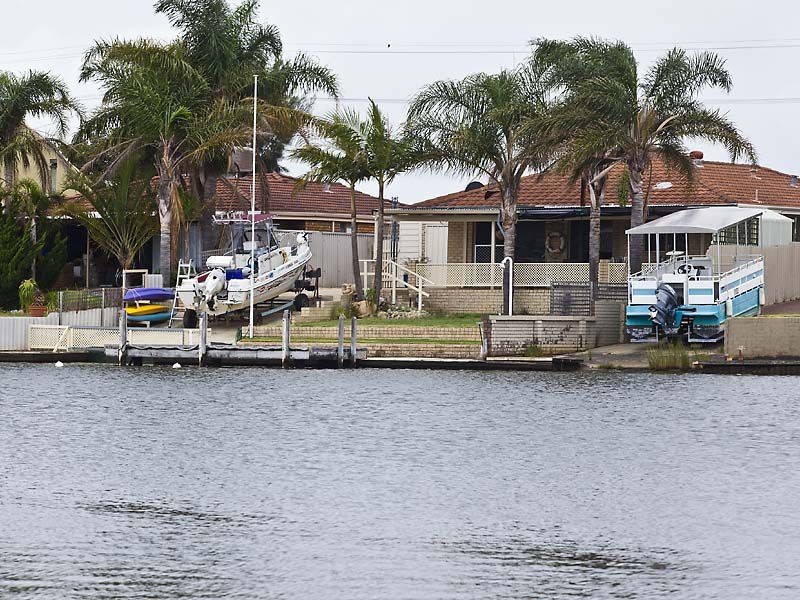 76 Kiap Road, South Yunderup WA 6208