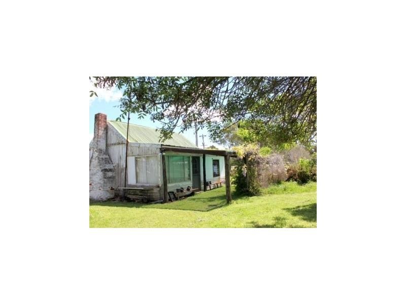 “The Grange” Eura Forest Road, Balladoran NSW 2831