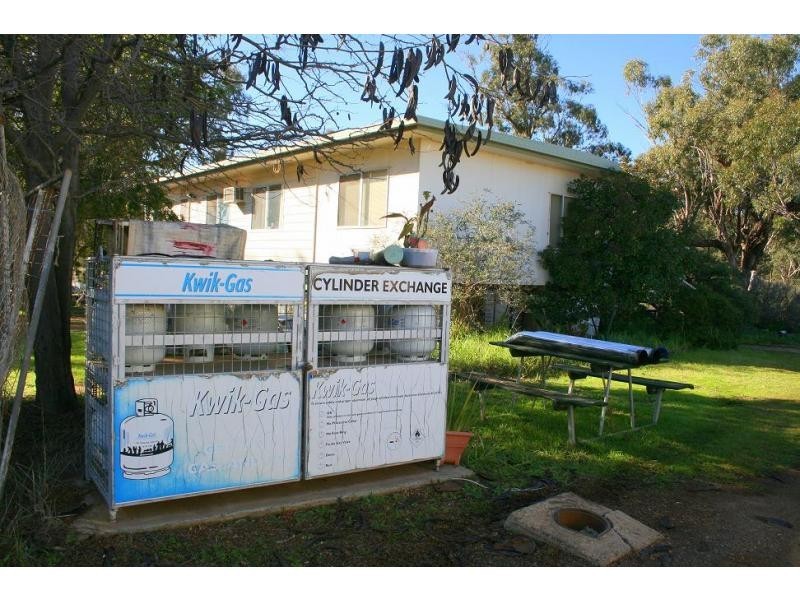 1 Newell Highway, Brocklehurst NSW 2830