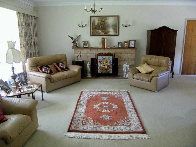 615 Old Bar Road, Old Bar NSW 2430