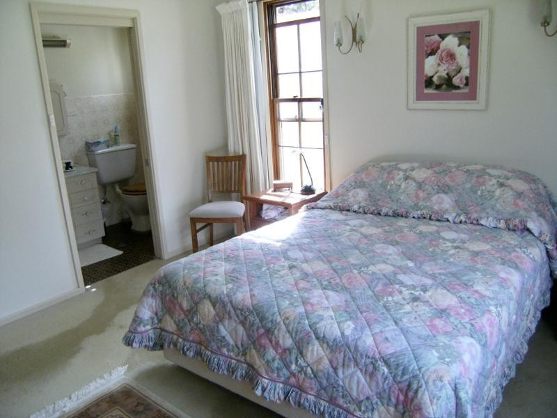 615 Old Bar Road, Old Bar NSW 2430