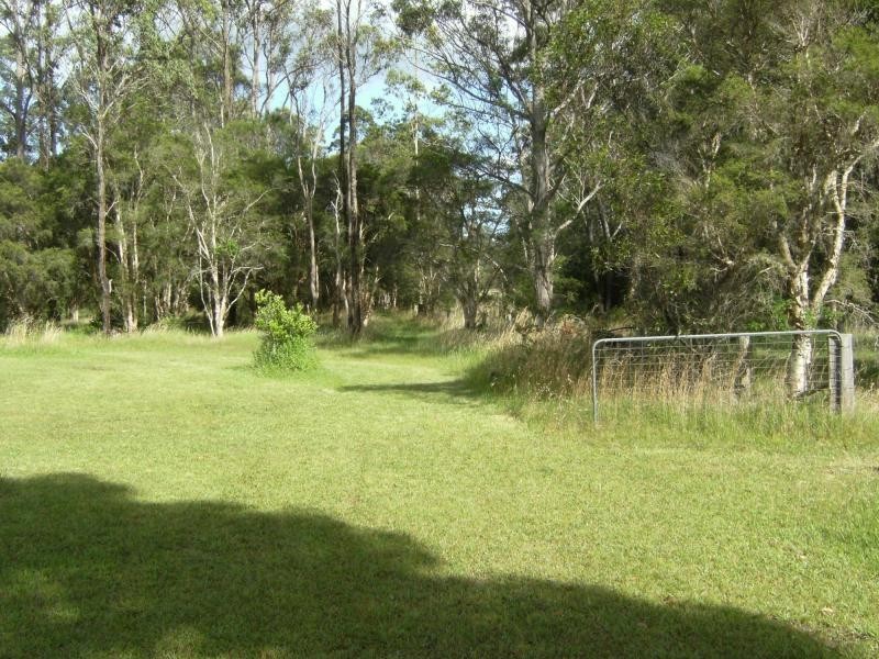 615 Old Bar Road, Old Bar NSW 2430