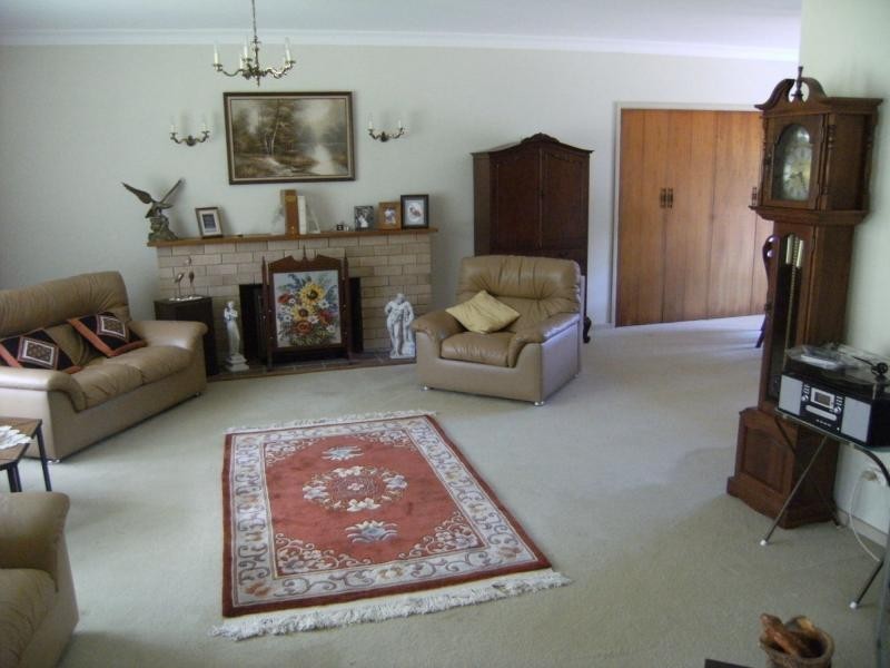 615 Old Bar Road, Old Bar NSW 2430