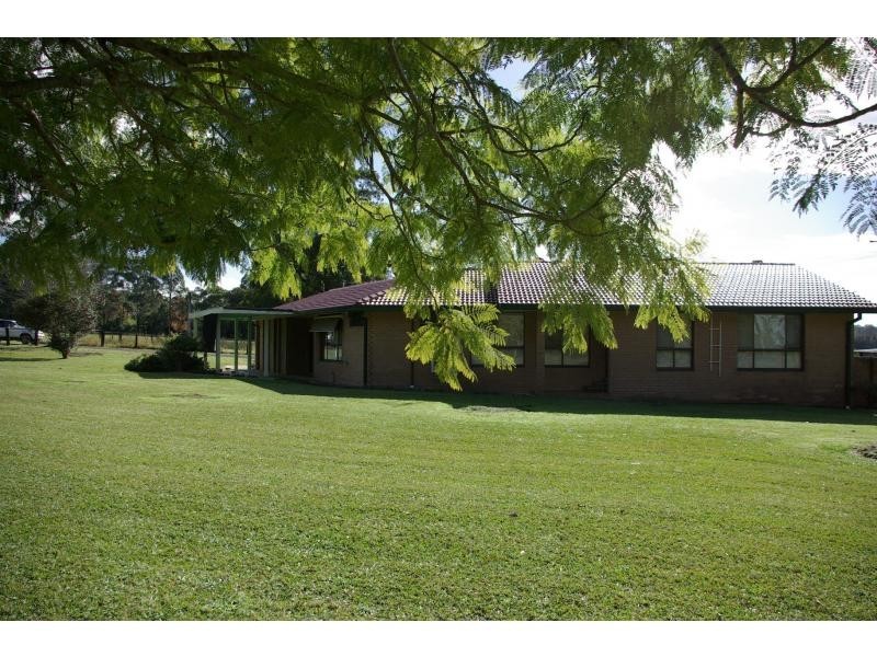 8 Oak Road, Taree NSW 2430