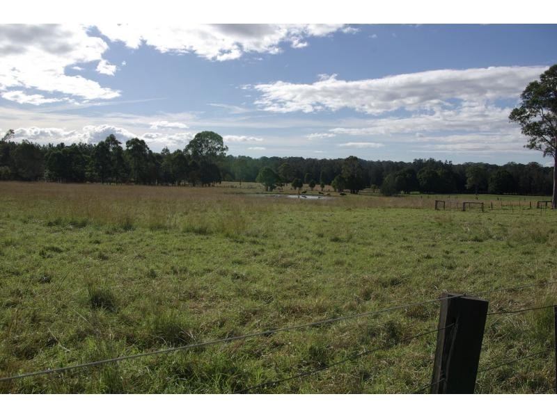 8 Oak Road, Taree NSW 2430