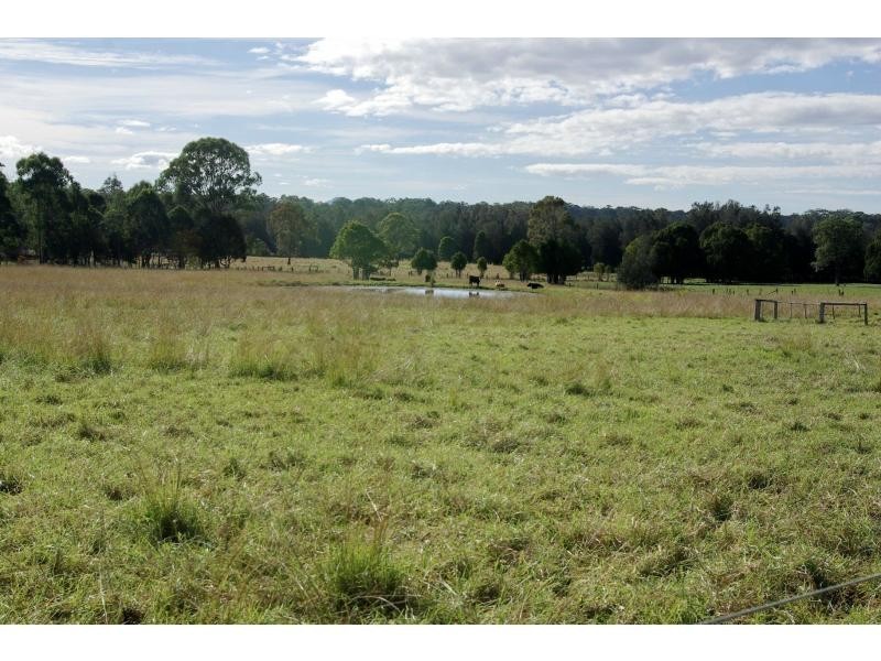 8 Oak Road, Taree NSW 2430