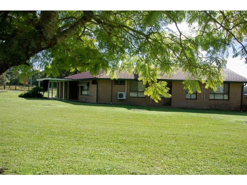 8 Oak Road, Taree NSW 2430