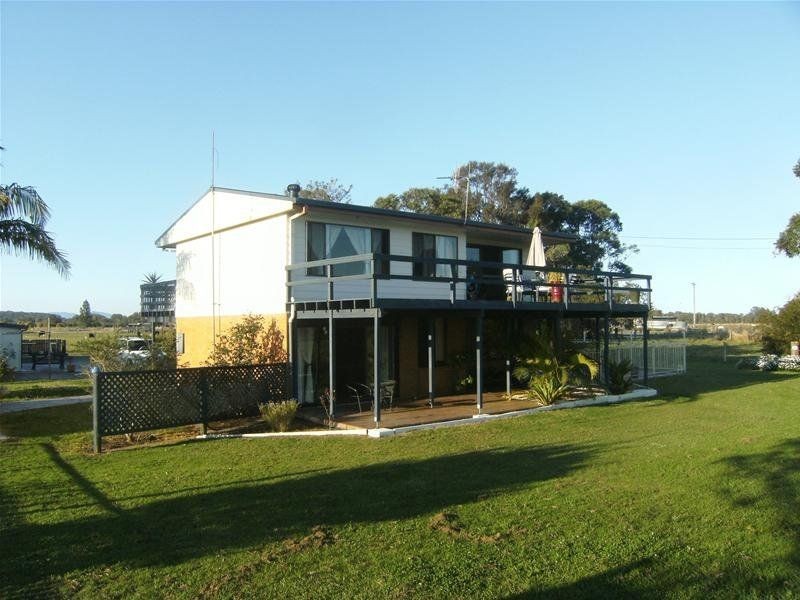 317 Manning Point Road, Oxley Island NSW 2430