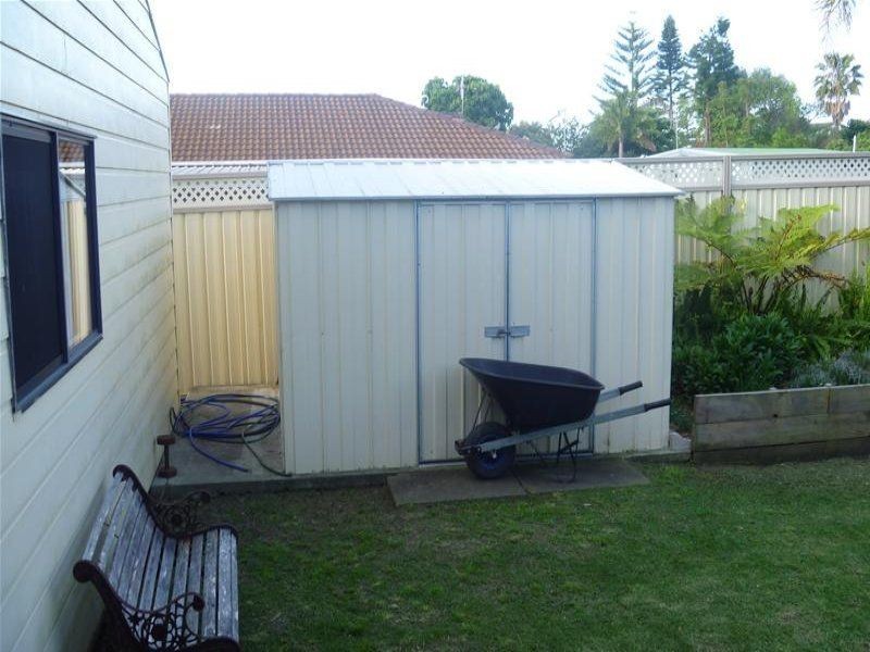 25 Bryan Street, Old Bar NSW 2430