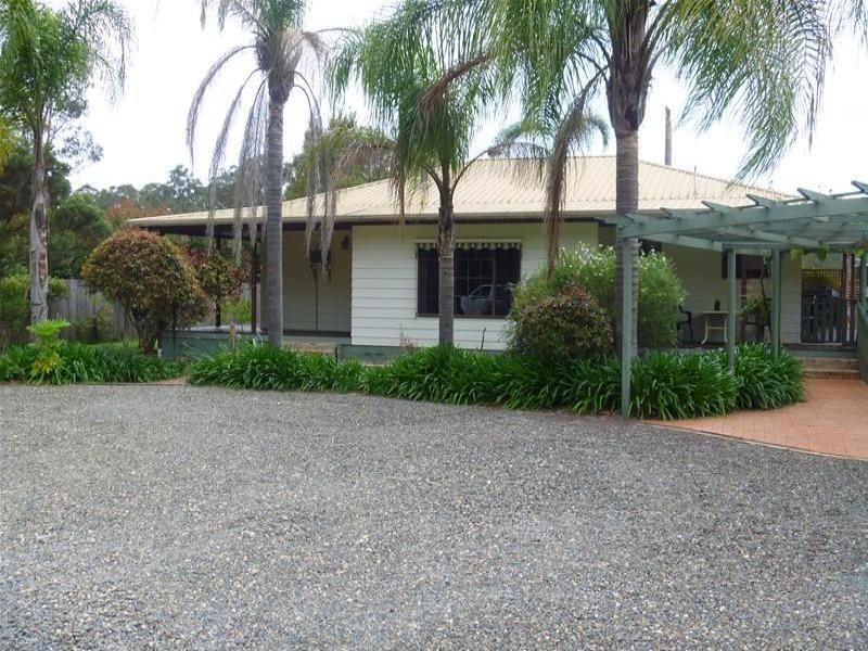 552 Old Bar Road, Old Bar NSW 2430