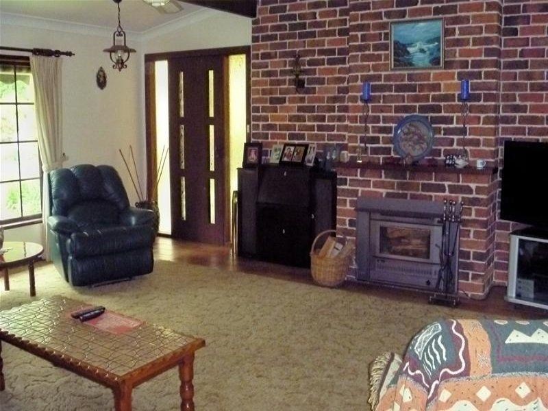 552 Old Bar Road, Old Bar NSW 2430