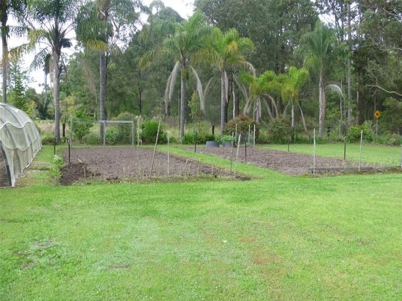 552 Old Bar Road, Old Bar NSW 2430