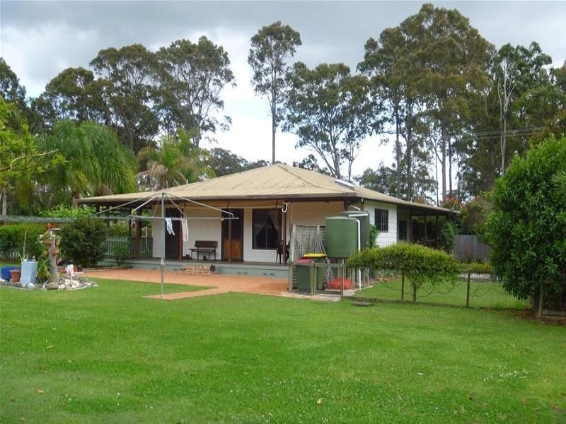 552 Old Bar Road, Old Bar NSW 2430