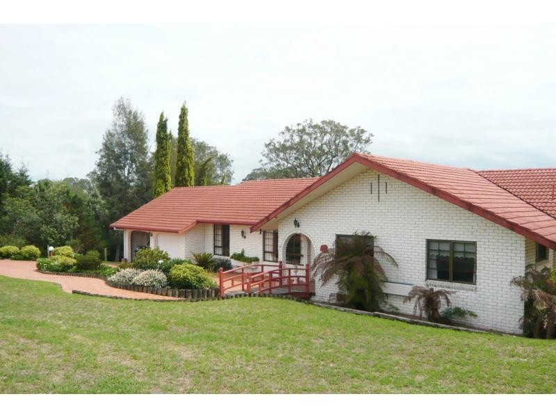 24 Riverview Drive, Wingham NSW 2429