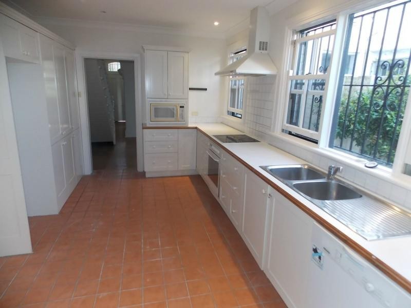 6 Ruthven Street, Bondi Junction NSW 2022