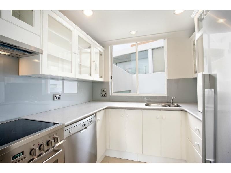 8/2-4 NOTTS Avenue, Bondi Beach NSW 2026