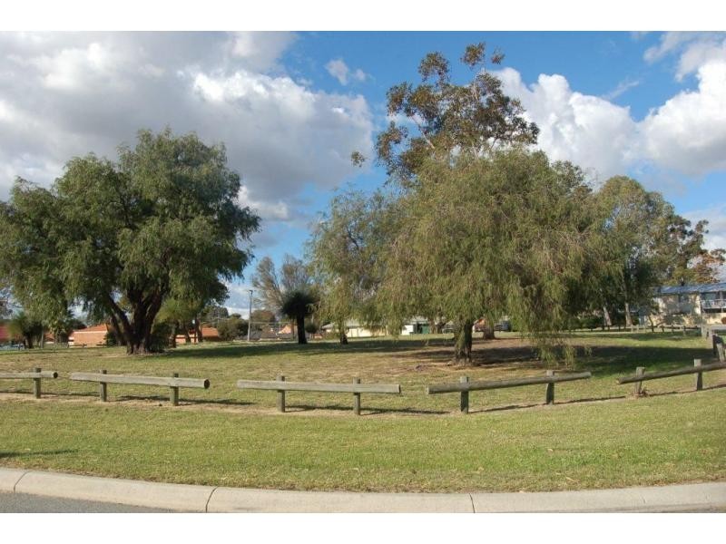 4 Hewett Way, Balga WA 6061