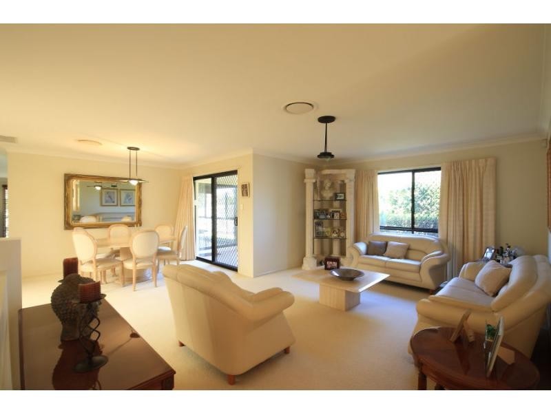 33 Mozart Place, Mount Ommaney QLD 4074