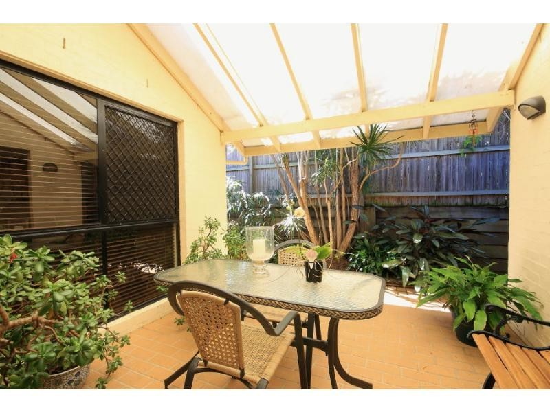 33 Mozart Place, Mount Ommaney QLD 4074