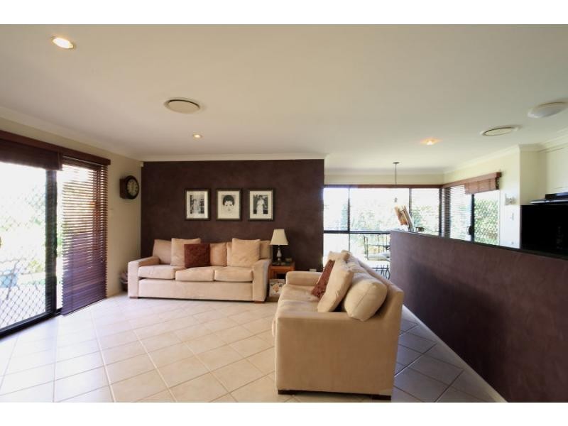 33 Mozart Place, Mount Ommaney QLD 4074