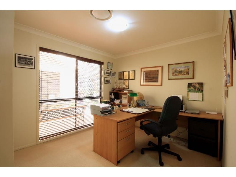 33 Mozart Place, Mount Ommaney QLD 4074