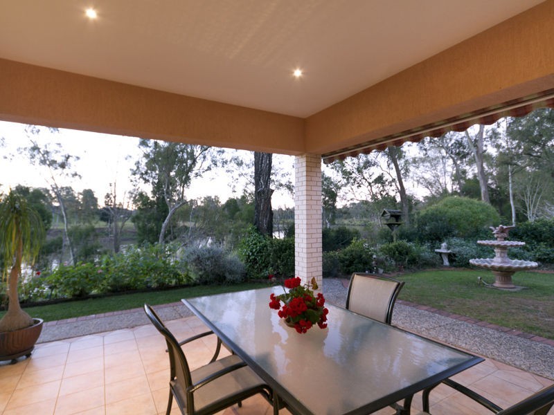 69 Daintree Place, Riverhills QLD 4074