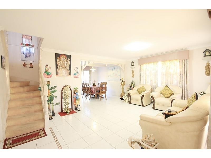 9 Baronga Street, Middle Park QLD 4074