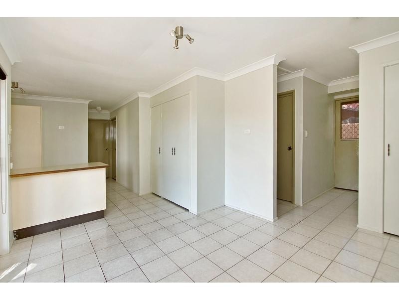 9 Tomkins Road, Riverhills QLD 4074