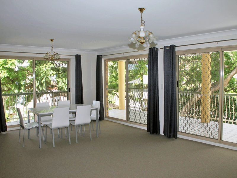 Unit 4/39 Raven Street, St Lucia QLD 4067