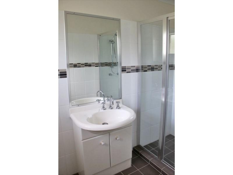 Unit 4/39 Raven Street, St Lucia QLD 4067