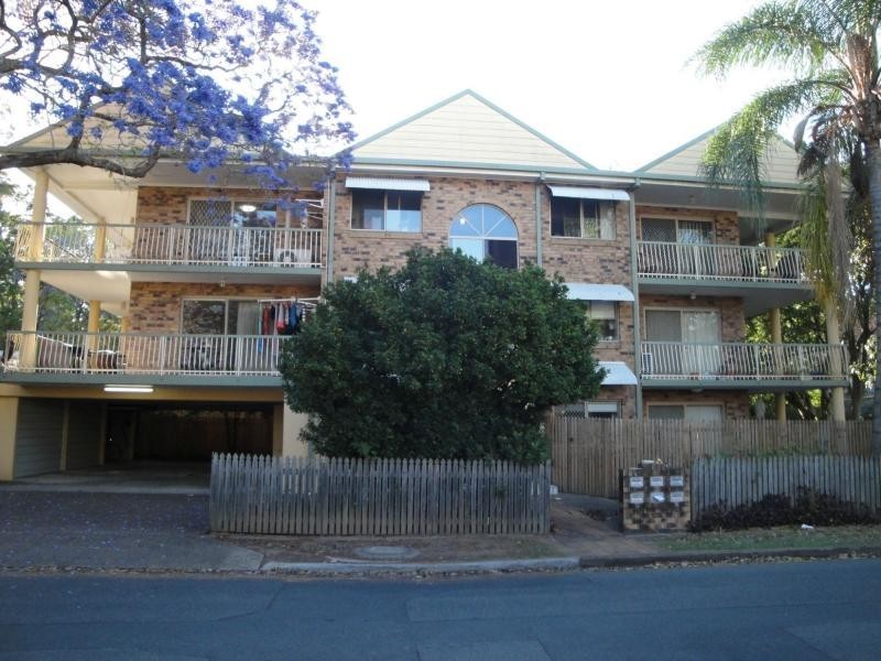 Unit 4/39 Raven Street, St Lucia QLD 4067