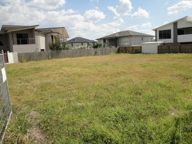 27 Palmer Street, Sinnamon Park QLD 4073