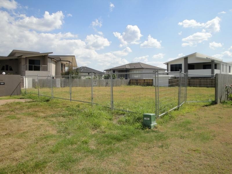 27 Palmer Street, Sinnamon Park QLD 4073