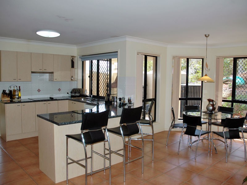 6 Gidgi Place, Westlake QLD 4074