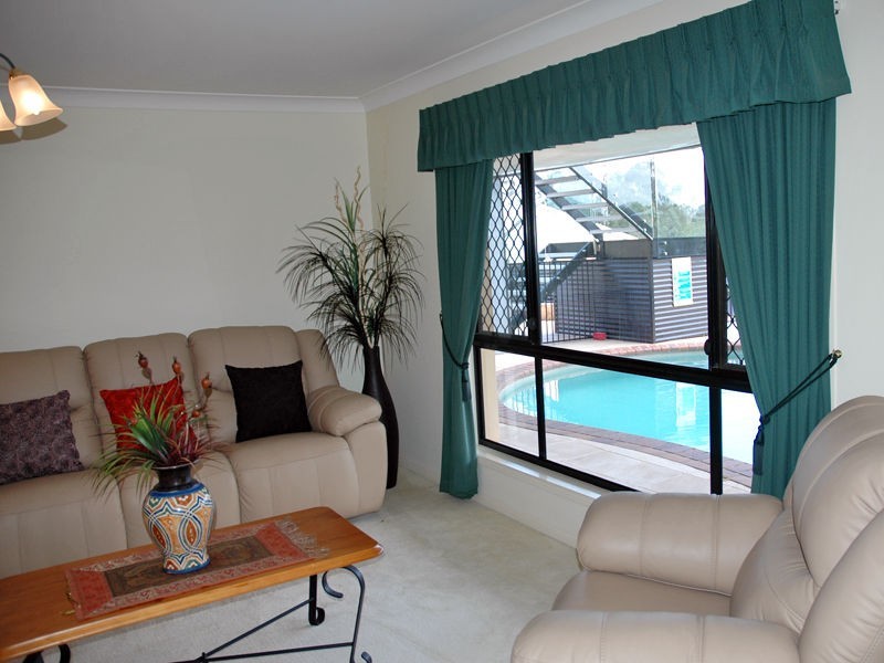 6 Gidgi Place, Westlake QLD 4074