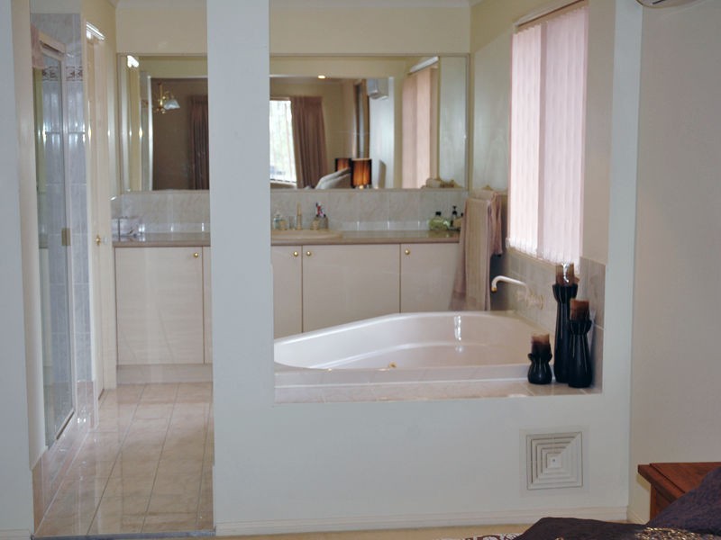 6 Gidgi Place, Westlake QLD 4074