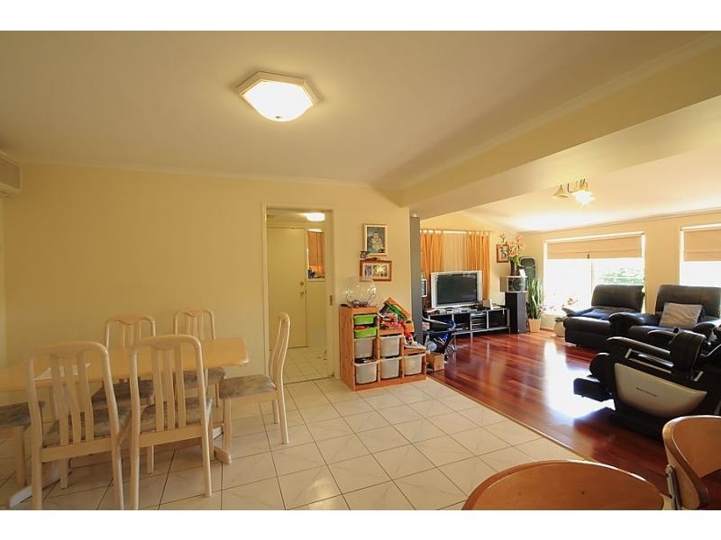 10 Baronga Street, Middle Park QLD 4074