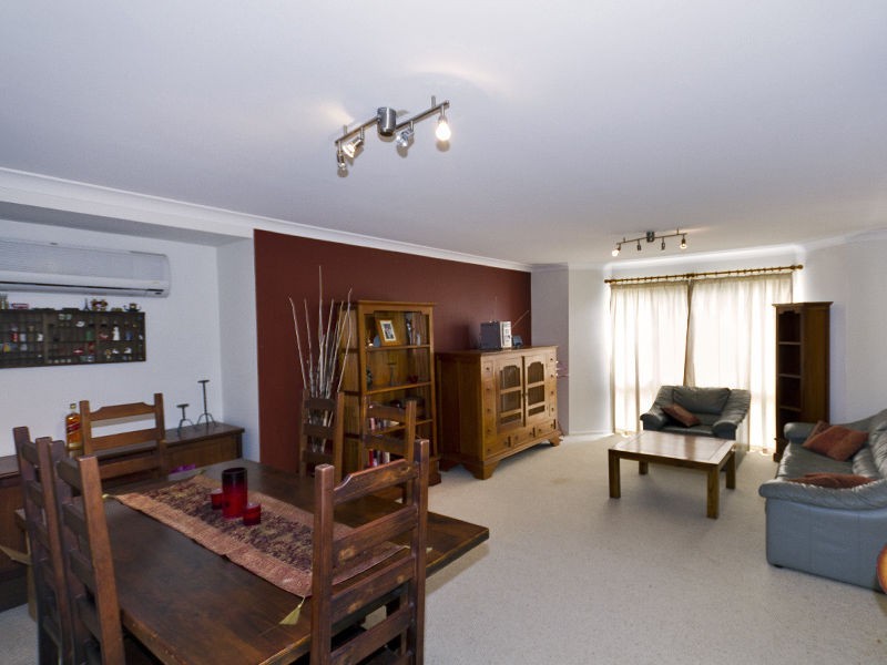 7 CARA Close, Middle Park QLD 4074