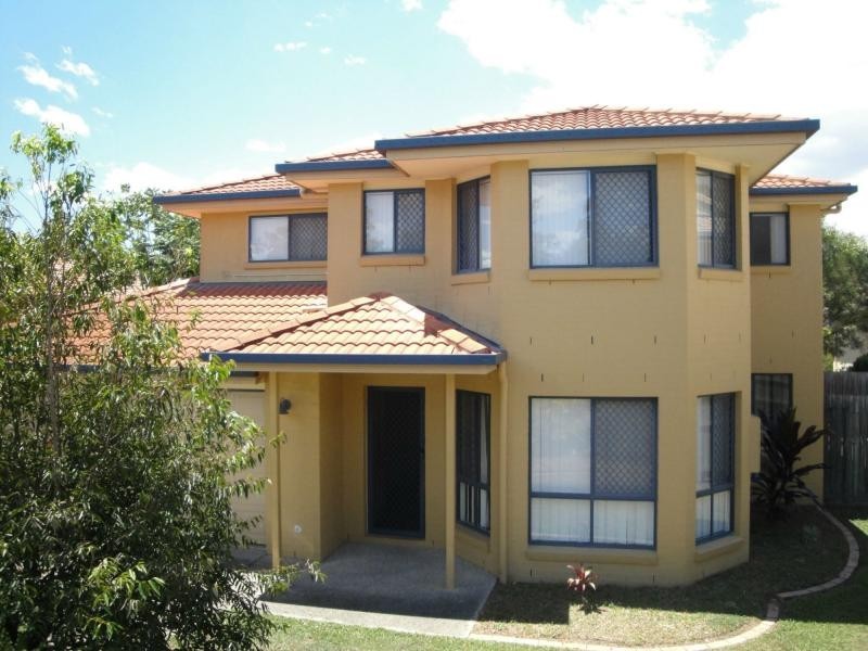8 McNally Close, Seventeen Mile Rocks QLD 4073