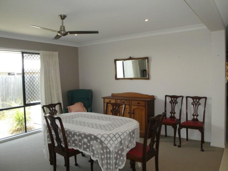 1 Grevillea Street, Sinnamon Park QLD 4073